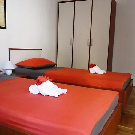 Lägenhet Luxurious Djuran